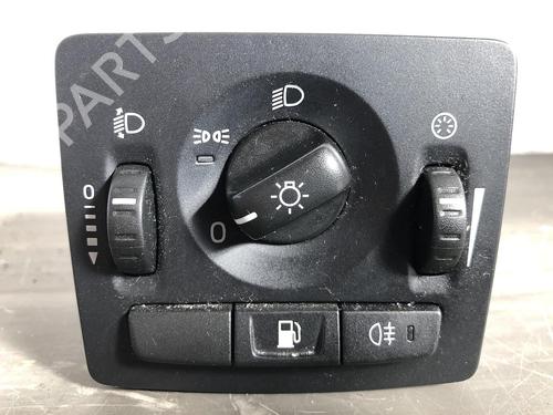 Used Headlight switch VOLVO V50 (545) 2.0 D (136 hp) 31781702