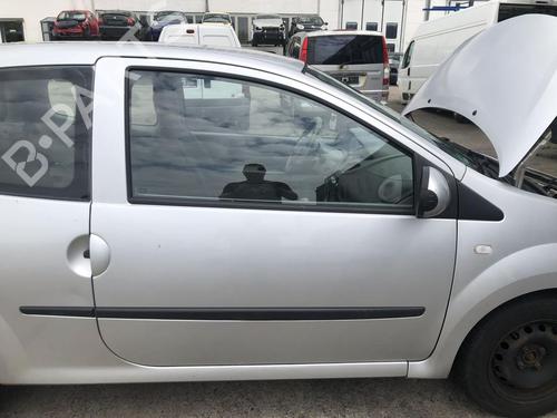 Used Right front door Right front door RENAULT TWINGO II (CN0_) 1.2 16V (CN0K, CN0V, CN0A) (76 hp) 35966269 35966269