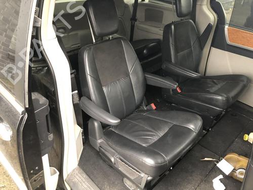 other-lancia-voyager-mpv-404_-2011-2012-2013-2014-31791370 main image