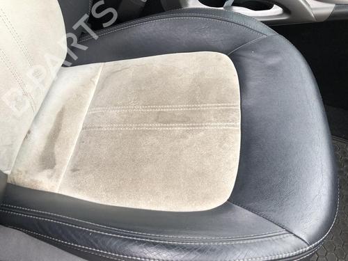 Right front seat KIA SPORTAGE III (SL) 2.0 CRDi AWD | BP31958824C16