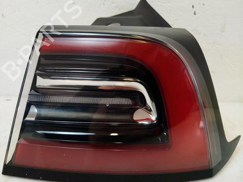 Used Right taillight TESLA MODEL Y (5YJY) Long Range All-wheel Drive (514 hp) 31789008