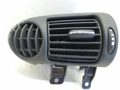 Used Air vent MERCEDES-BENZ C-CLASS (W203) C 220 CDI (203.006, 203.008) (143 hp) 31779966