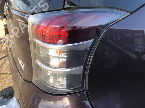 Feu arrière droit TOYOTA IQ (_J1_) 1.0 (KGJ10_, KGJ10R) (68 hp) 31788613