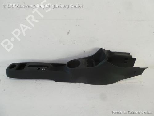 Used Armrest / Center console SKODA FABIA II (542) 1.2 12V (60 hp) 31777678