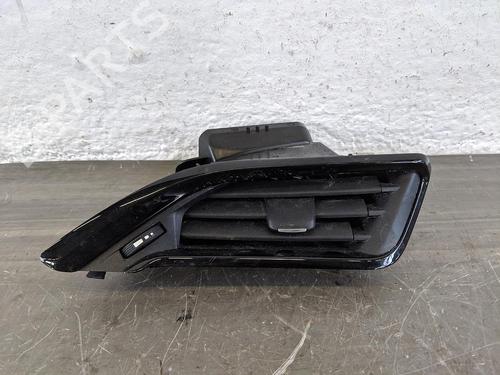 Difusor / Saída de ar PEUGEOT 208 I (CA_, CC_) 1.0 VTi (68 hp) 31782339