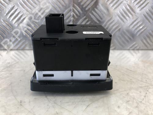 Headlight switch VOLVO V50 (545) 1.6 D | BP31786165I24