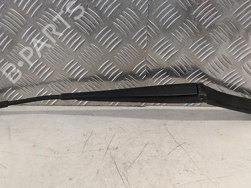 Used Front windshield wiper arm SKODA OCTAVIA II Combi (1Z5) 2.0 TDI (140 hp) 31785663