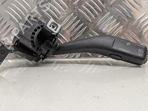 Used Steering column stalk VW TOURAN (1T1, 1T2) 2.0 TDI (136 hp) 31783455