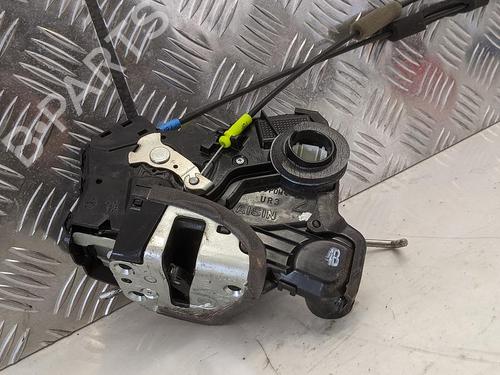 Højre fortil lås TOYOTA AVENSIS Estate (_T27_) 2.2 D-4D (ADT271_, ADT271R) (150 hp) 31784738