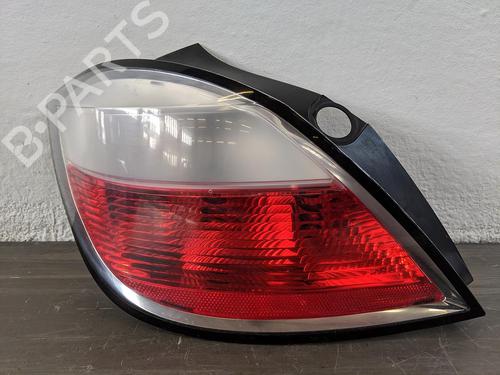 Venstre baglygte OPEL ASTRA H (A04) 1.9 CDTI (L48) (100 hp) 31781924