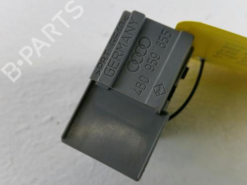 Right front window switch NISSAN PRIMERA Hatchback (P11) 1.8 16V | BP31781350I26