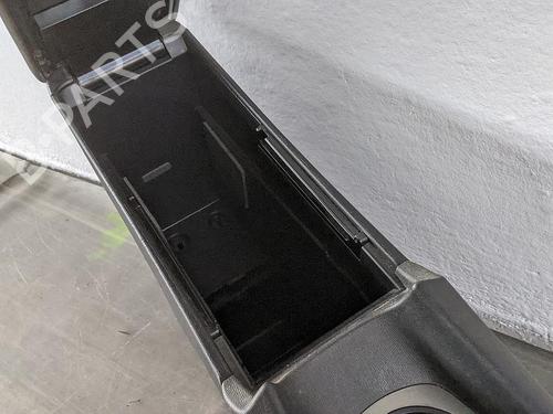 Armrest / Center console TOYOTA AVENSIS Estate (_T27_) 2.2 D-4D (ADT271_, ADT271R) | BP31785261I20 