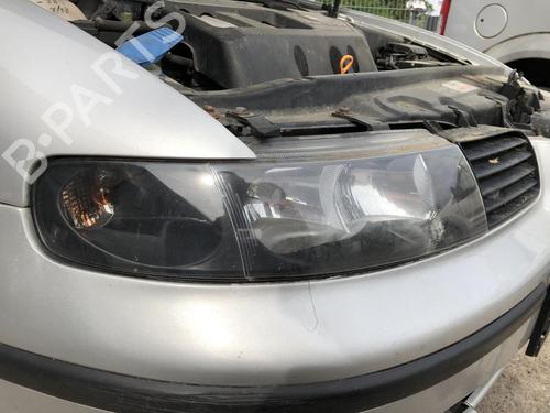 Used Right headlight SEAT LEON (1M1) 1.8 20V (125 hp) 31959141