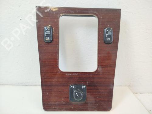 Interrupteur de vitre avant gauche MERCEDES-BENZ C-CLASS (W202) C 180 (202.018) (122 hp) 32373880