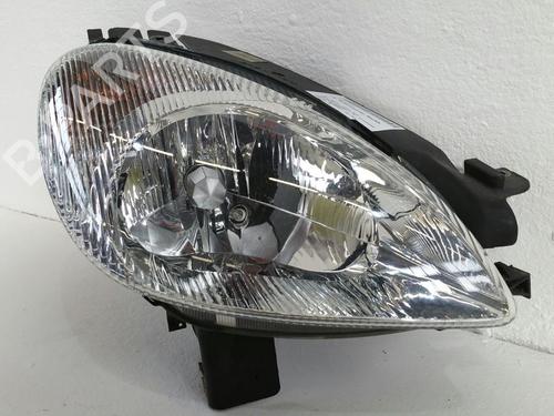 Used Right headlight NISSAN PRIMERA Hatchback (P11) 1.8 16V (114 hp) 31780316