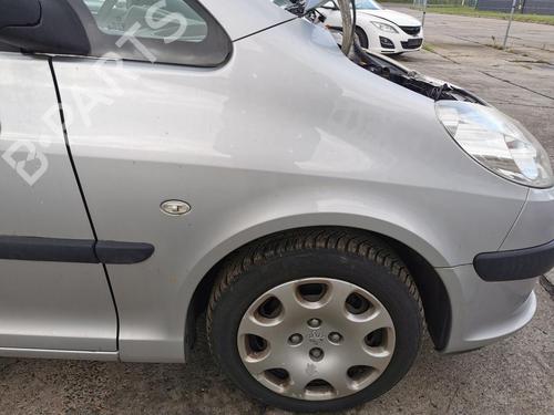 right-front-fenders-peugeot-1007-km_-2005-31790654 main image