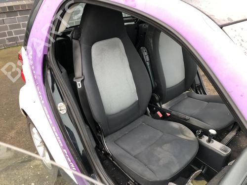 right-front-seat-smart-fortwo-coupe-451-2007-31791398 main image