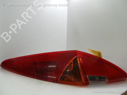 Feu arrière droit NISSAN PRIMERA Hatchback (P11) 1.8 16V (114 hp) 31777746