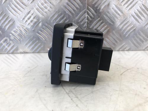 Headlight switch VOLVO V50 (545) 1.6 D | BP31786165I24