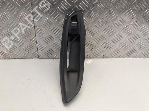 Interrupteur de vitre arrière droite FORD FOCUS III Turnier 1.6 TDCi (115 hp) 31784926