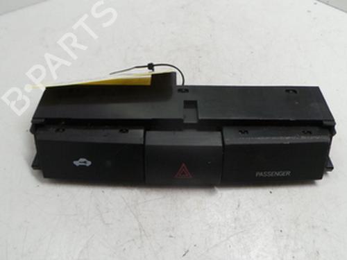 Used Switch Switch TOYOTA COROLLA Verso (ZER_, ZZE12_, R1_) 2.2 D-4D (AUR10_, AUR10R) (136 hp) 33438513 33438513