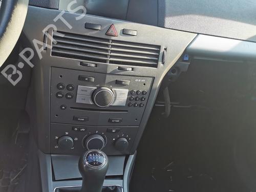 Left taillight OPEL ASTRA H Estate (A04) 1.6 (L35) | BP31788783C34 