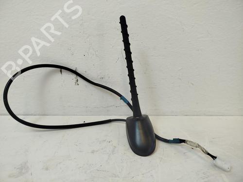 Used Antenna/Base TOYOTA YARIS (_P13_) 1.3 (NSP130_, NSP130) (99 hp) 31839653
