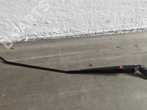 front-windshield-wiper-arm-vw-golf-iv-1j1-1997-1998-1999-2000-2001-2002-2003-2004-2005-2006-2007-2008-31785536 main image