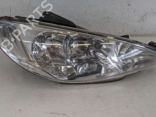 Phare droit PEUGEOT 206 CC (2D) 1.6 16V (2DNFUF, 2DNFUR) (109 hp) 31786711