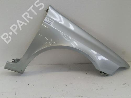 Guarda-lamas direito RENAULT LAGUNA II Grandtour (KG0/1_) 2.2 dCi (KG0F) (150 hp) 31781143