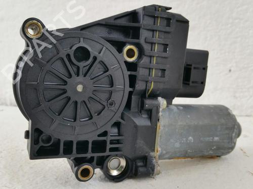 Motore alzacristalli posteriore destro AUDI A6 C5 (4B2, 4B4) 1.9 TDI (130 hp) 31780694