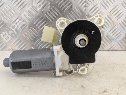 Used Left front window motor MERCEDES-BENZ CLK (C209) CLK 240 (209.361) (170 hp) 31786025