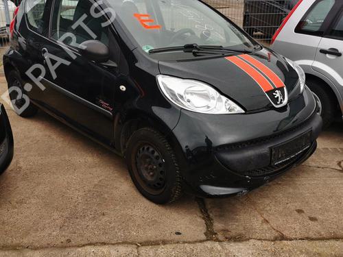 Used Parts PEUGEOT 107 (PM_, PN_) 1.0 (68 hp) 4402157