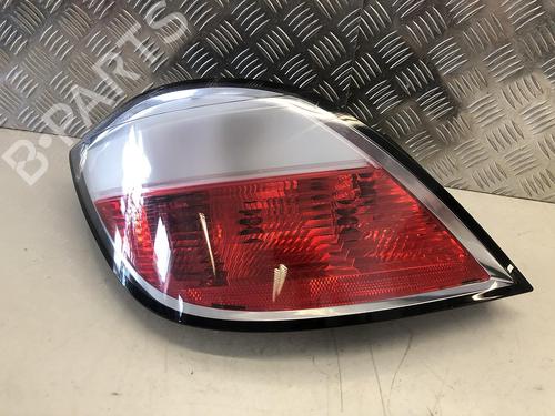 Venstre baglygte OPEL ASTRA H (A04) 1.6 (L48) (105 hp) 31785348