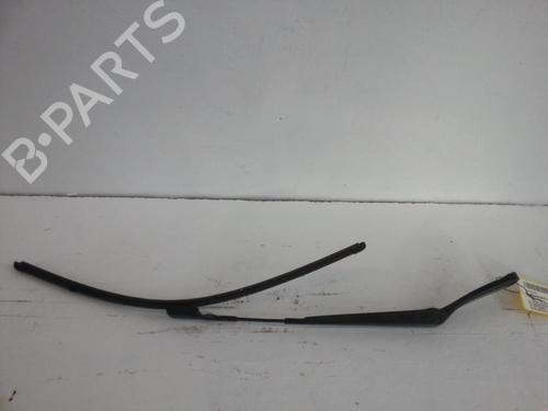 Used Front windshield wiper arm VW PASSAT B6 Variant (3C5) 2.0 TDI (170 hp) 31779252