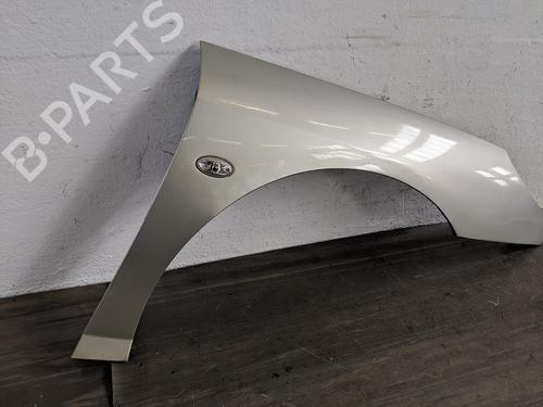 Guarda-lamas direito PEUGEOT 407 SW (6E_, 6D_) 2.0 HDi 135 (136 hp) 31780959
