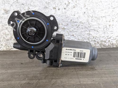 Used Right rear window motor HYUNDAI SONATA V (NF) 2.4 (162 hp) 31783896