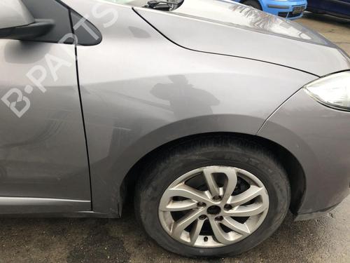 right-front-fenders-renault-megane-iii-hatchback-bz01_-b3_-2008-31791628 main image