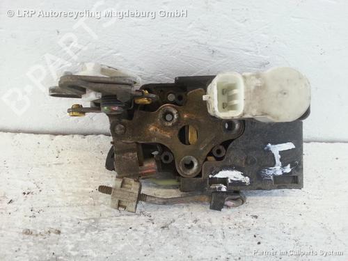 Cerradura puerta trasera izquierda CHEVROLET TAHOE (B2W) 5.3 V8 AWD (273 hp) 31778463