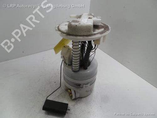 Used Fuel pump NISSAN MICRA III (K12) 1.2 16V (65 hp) 31777807