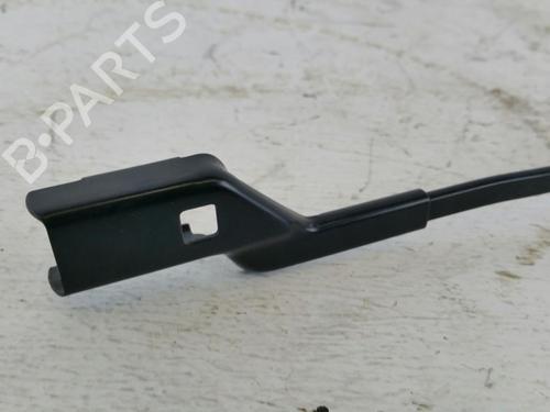 Used Front windshield wiper arm VW GOLF VI (5K1) 1.2 TSI (86 hp) 31781408