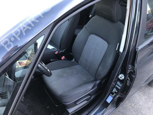 Used Left front seat Left front seat KIA VENGA (YN) 1.4 CVVT (90 hp) 32713369 32713369