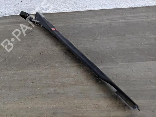 Used Front windshield wiper arm SEAT LEON (1P1) 1.4 16V (86 hp) 31782663