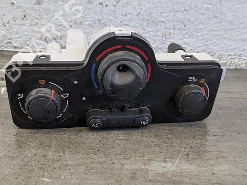 Comando clima RENAULT CLIO IV (BH_) 1.2 16V (BHA1, BHAK, BHMG, BHMK) (75 hp) 31783586