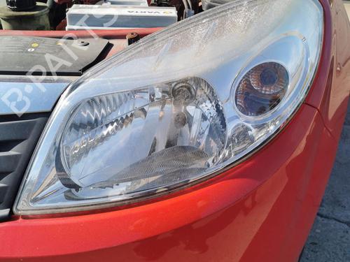 Phare gauche DACIA SANDERO II 1.2 (75 hp) 31958858