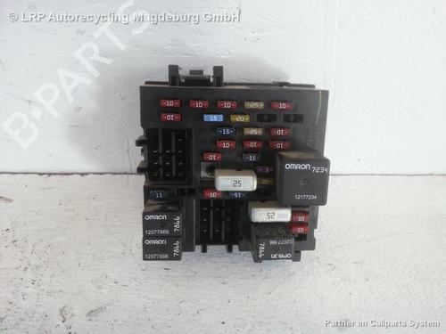 Sikringsdåse CHEVROLET TAHOE (B2W) 5.3 V8 AWD (273 hp) 31778457