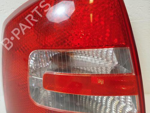 Farolim esquerdo SKODA OCTAVIA II (1Z3) 1.6 (102 hp) 31787342