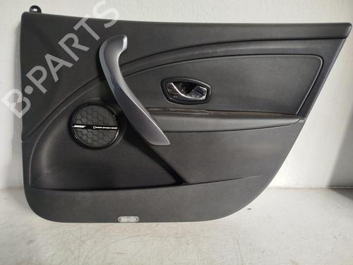 Guarnecido delantero derecho RENAULT MEGANE III Grandtour (KZ0/1) 2.0 dCi (163 hp) 31789932