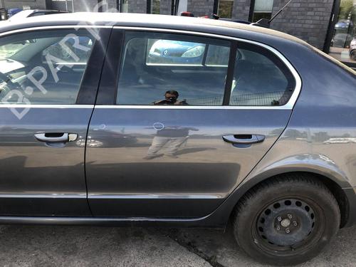Used Left rear door Left rear door SKODA SUPERB II (3T4) 1.8 TSI (160 hp) 35917856 35917856