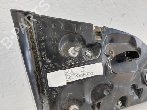 Right tailgate light TESLA MODEL Y (5YJY) EV All-wheel Drive | BP31788978C80